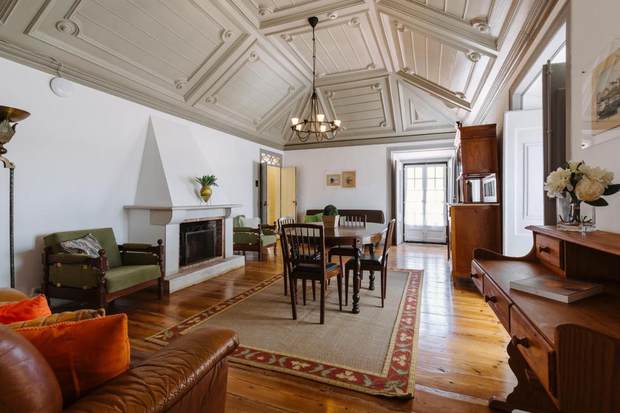 Casa Antonio Moreira *